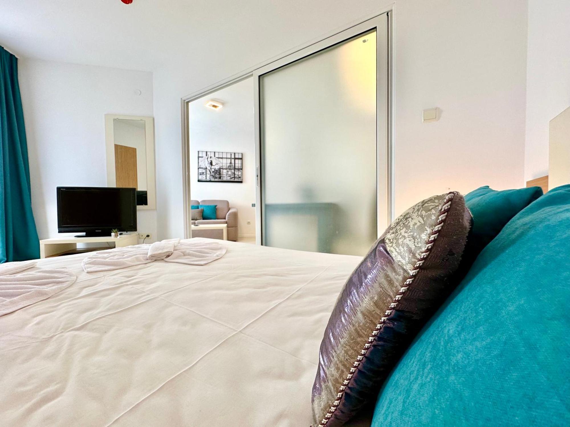 Menada Rainbow Apartments Sunny Beach Room photo