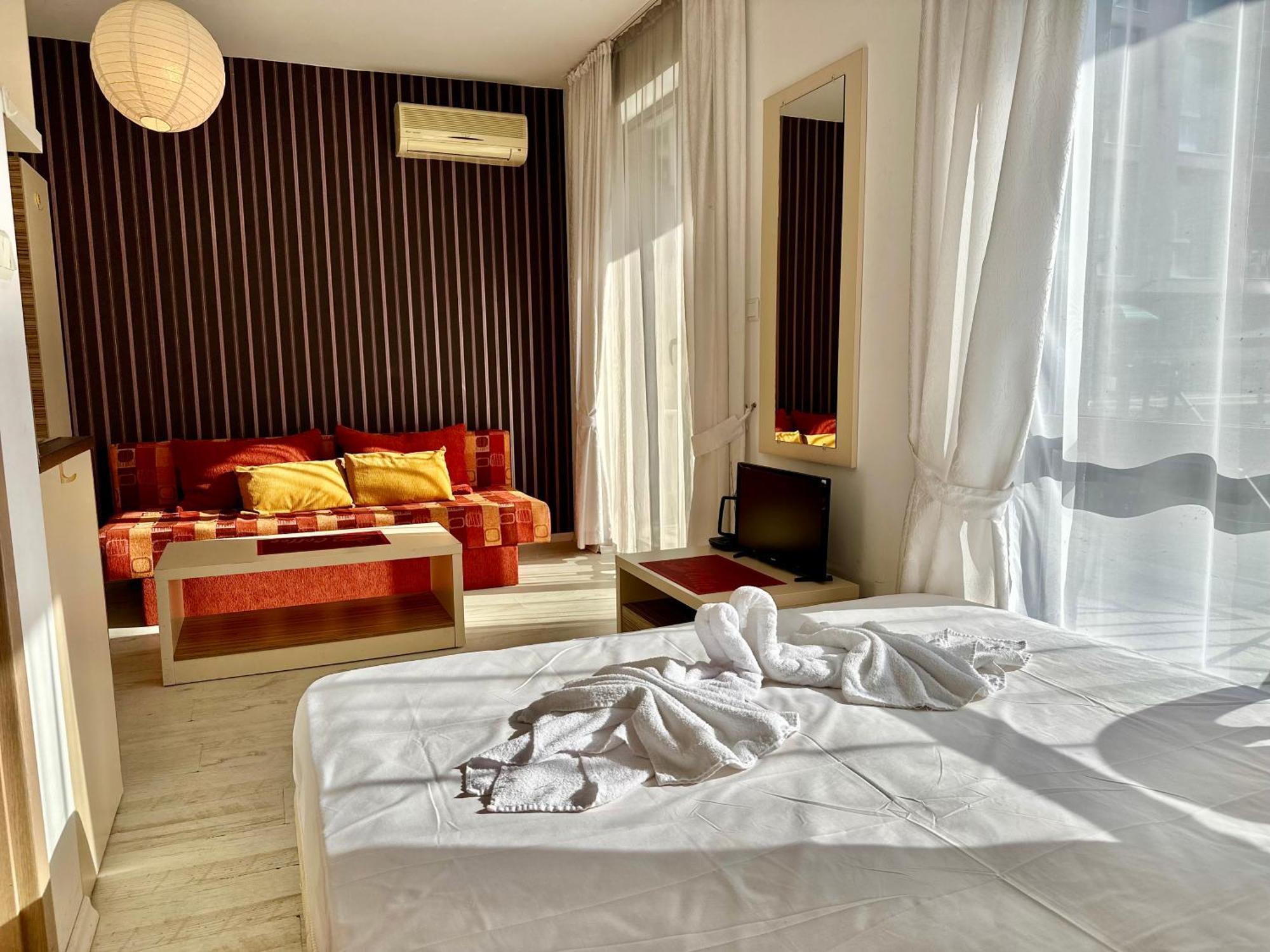 Menada Rainbow Apartments Sunny Beach Exterior photo